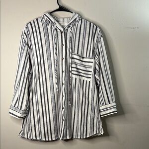 Eden & Olivia Black and White Striped Top